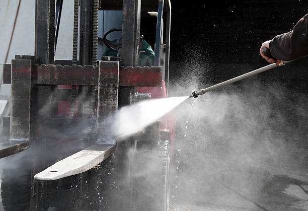 Best Driveway Pressure Washing  in Mcleansboro, IL